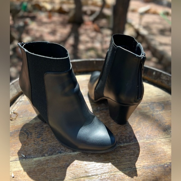 APT 9 Apal Marine Black Ankle Boots Size 10 M - Picture 4 of 9